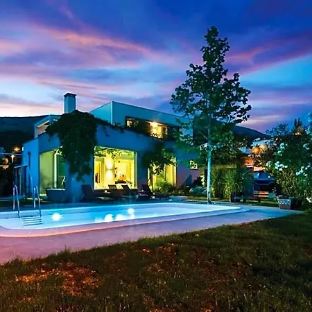 Beganovic With Private Heated Pool Ξενοδοχείο 4*