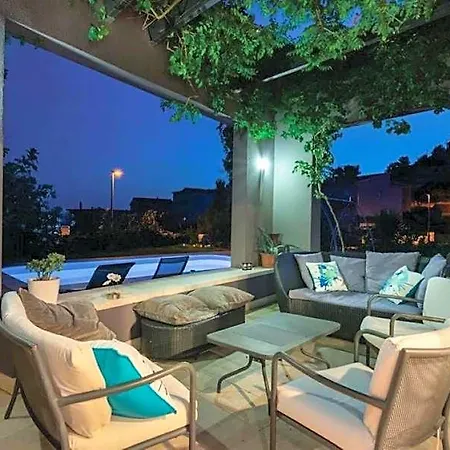 Beganovic With Private Heated Pool * Podstrana
