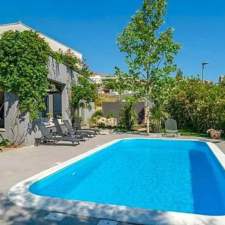 Hotel Beganovic With Private Heated Pool Podstrana